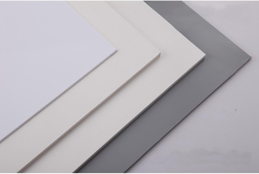bang-bao-gia-tam-nhua-pvc